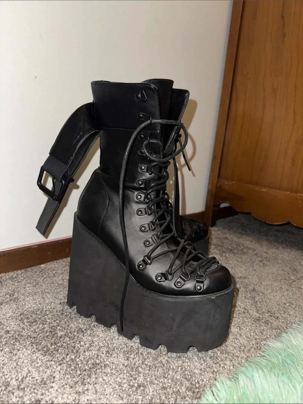 Club Exx edgy black